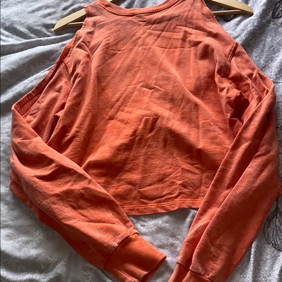 😻Stylish Long sleeve top 🔥🔥 - Picture 4 of 4